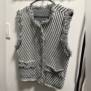Commense Black & White Vest Size Small